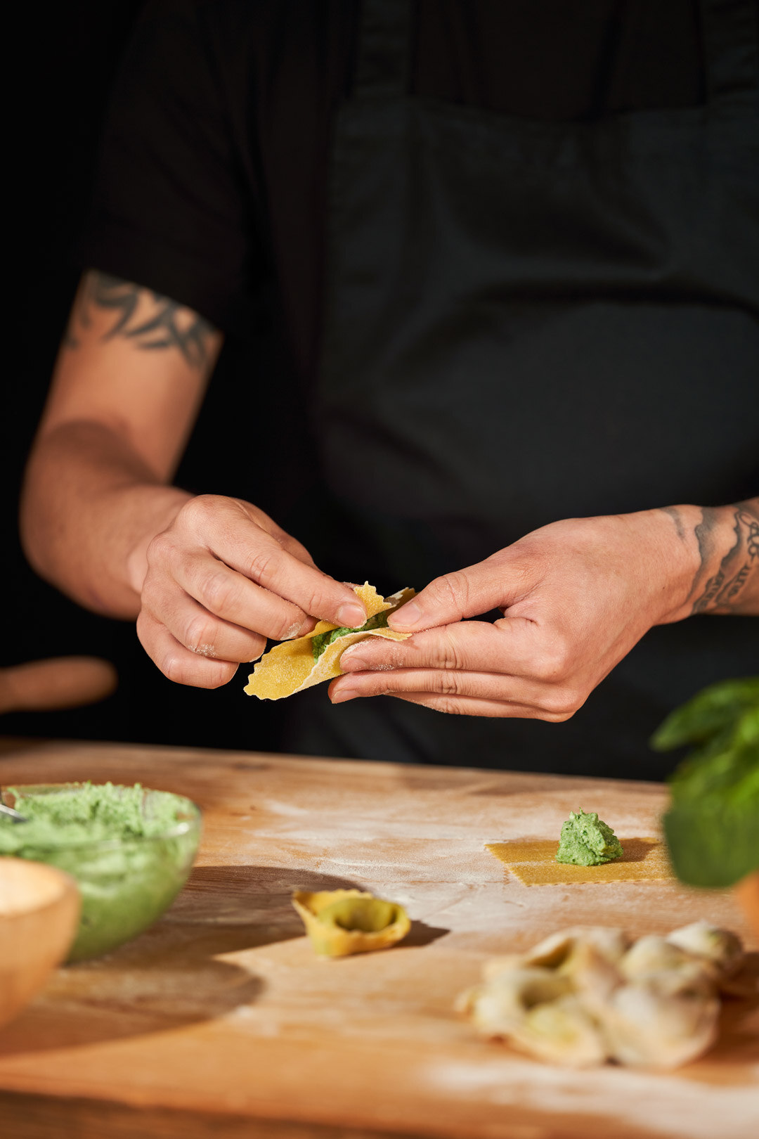 Monari-Federzoni-Tortelloni-di-ricotta-e-spinaci-con-salsa-di-rapa-rossa-03