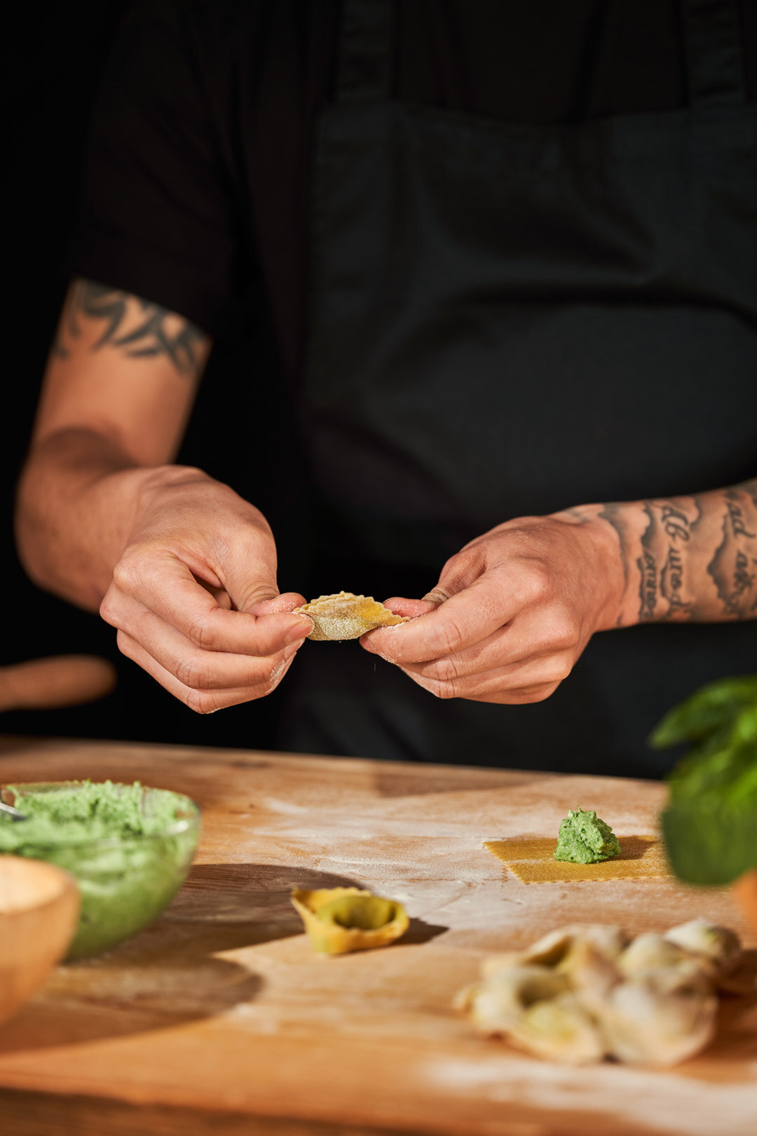 Monari-Federzoni-Tortelloni-di-ricotta-e-spinaci-con-salsa-di-rapa-rossa-04