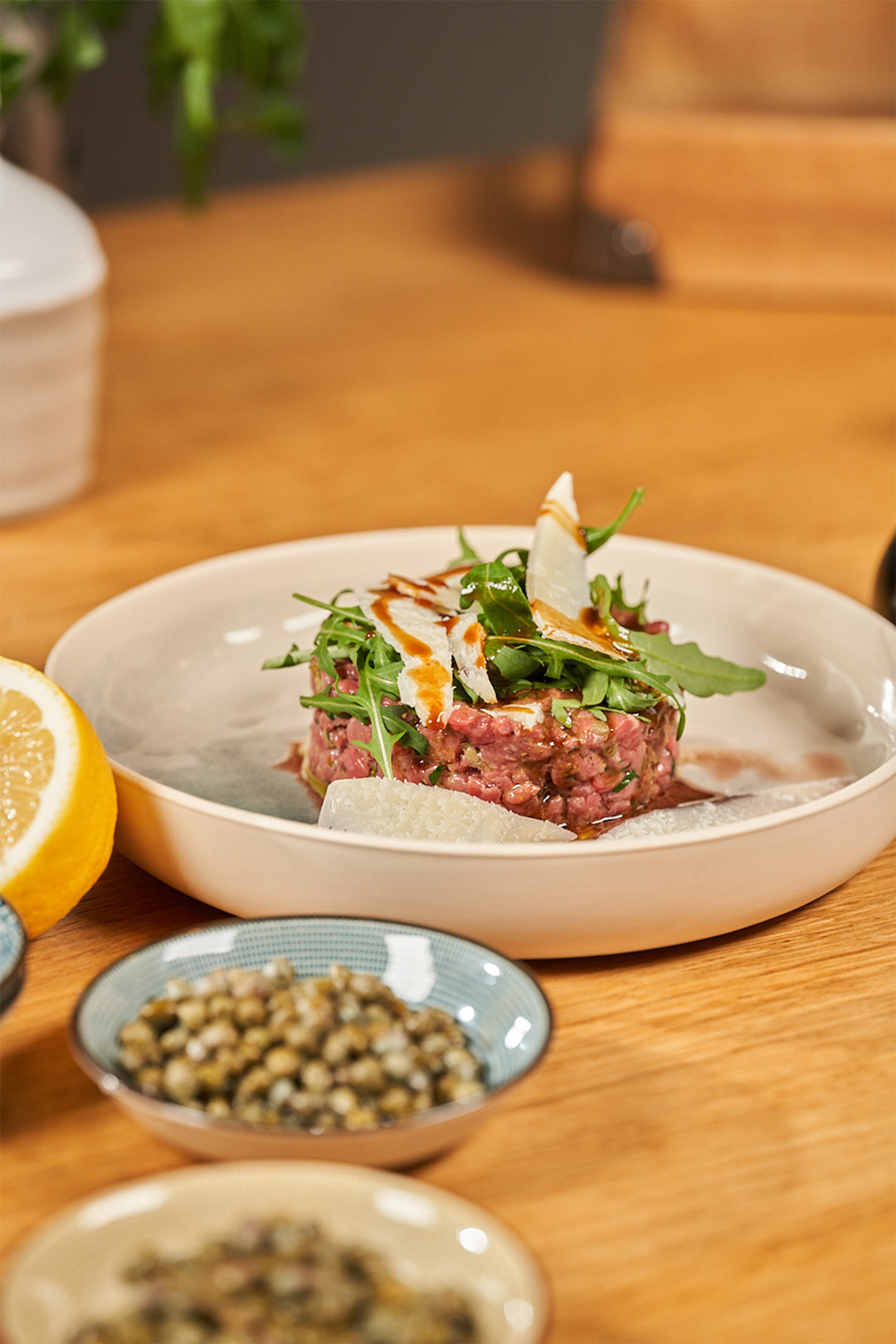 Monari-Federzoni-BEEF-TARTARE-WITH-MUSTARD,-ROCKET-AND-PARMIGIANO-CHEESE-04